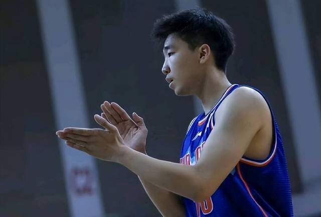 篮板, 争进入一队 篮板, 争进入一队